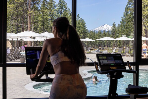 Pool - Family Retreat with Access to Exclusive Golf (Sunriver)