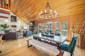 Interior - Sunriver Hideaway with Access to The Cove (Sunriver)