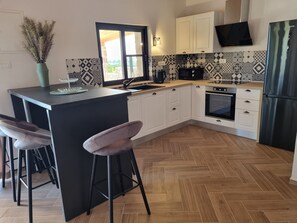 Fridge, microwave, oven, dishwasher - Holiday Home A&M with pool and lakeview (Vrana)