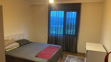 3 bedrooms, iron/ironing board, WiFi