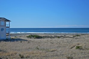 On the beach - 421 - Sand-tastic Adventures Await - Oceanview (Westport)