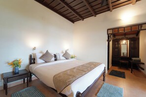 Deluxe Villa - Alaya Stays by ELIVAAS Vembanad House  (Alappuzha)