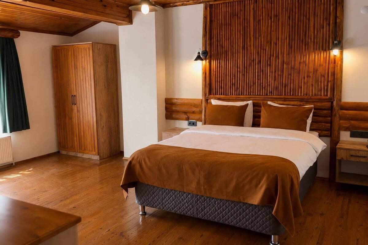 Escritorio, wifi gratis y ropa de cama 