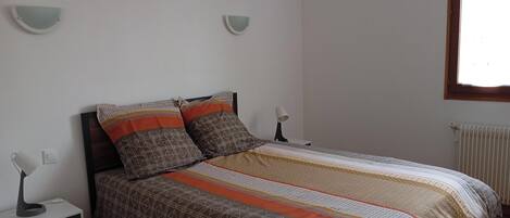 1 bedroom, WiFi, bed sheets
