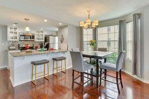 Dining - Kissimmee Retreat Near Disney w/ Pool Access (Kissimmee)