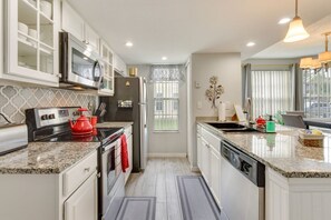 Fridge, microwave, oven, stovetop - Kissimmee Retreat Near Disney w/ Pool Access (Kissimmee)