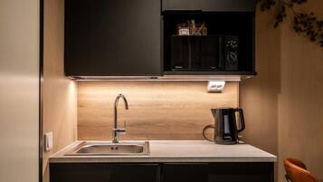 Superior Chalet, Lake View | Private kitchen