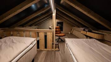 Superior Chalet, Lake View