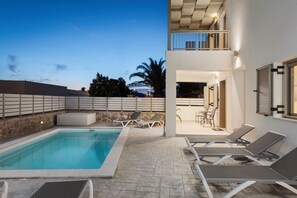 Outdoor pool - Fasma Suites (Aegina)
