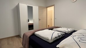 1 bedroom, iron/ironing board, WiFi, bed sheets - Apartment for 4 Guests, 55 m², Shared Terrace, Garden, and Wi-Fi (Groß Polzin)
