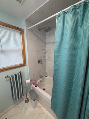 Hårtørrer, håndklæder, Sæbe, Shampoo