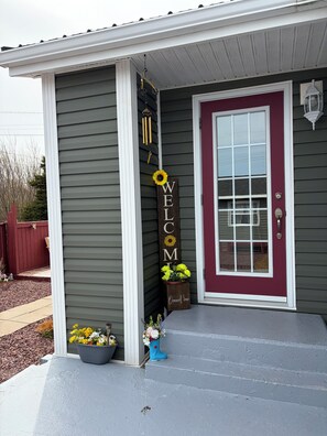Exterior detail - Cozy home with a view of the ocean ! (Grand Bank)