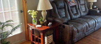 Cozy home with a view of the ocean !