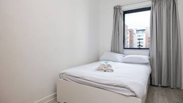 2 bedrooms, desk, iron/ironing board, free WiFi