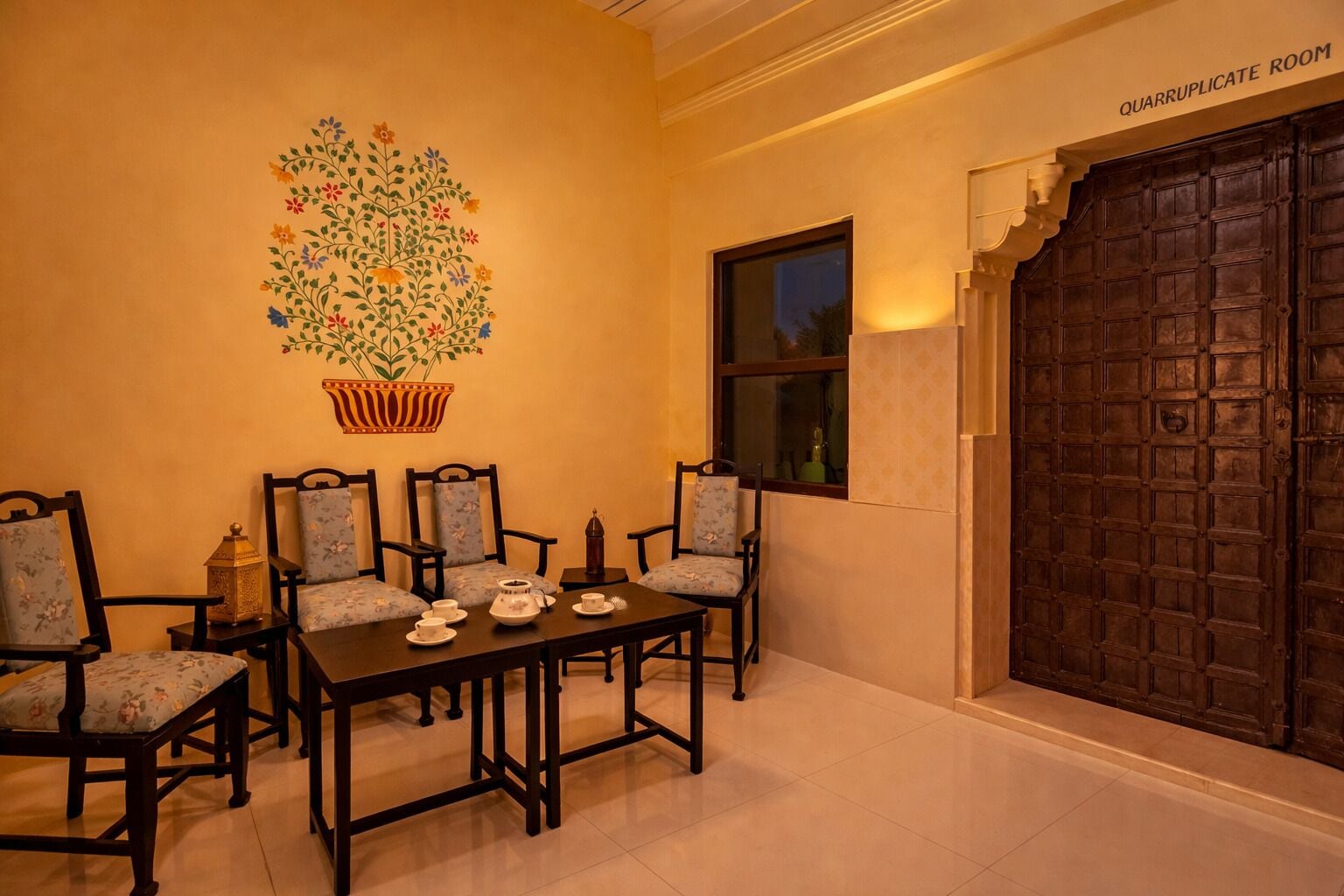 Habitación cuádruple estándar, vistas al patio | Interior