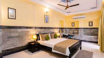 Deluxe Double Room, Courtyard View | Iron/ironing board, free WiFi, bed sheets