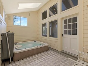 Hot tub - Brand New Listing and Remodel by InvitedHome | Hot Tub, Bunk Room, Fitness (Park City)