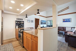 Fridge, microwave, oven, stovetop - Mountainside Mt. Royal Condo - Stunning Views, Great Year-Round Location! (Frisco)