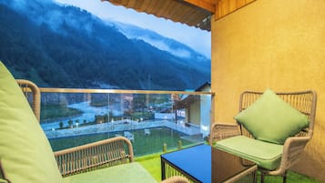 Executive Room, Balcony, River View | Terrace/patio