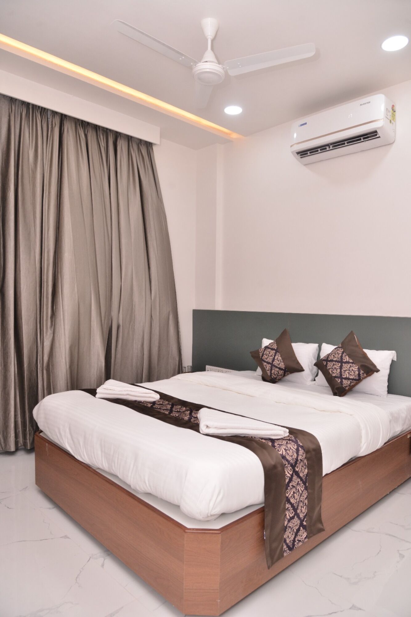 Deluxe Double Room, City View