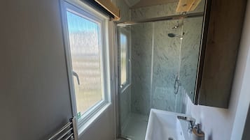 Shower, towels