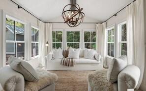 Interior - Hobnob - Private Pool - Golf Cart (Santa Rosa Beach)