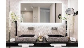 Bathroom - Luxury Designer Apartment with Balcony Views of Puerta del Sol (Madrid)