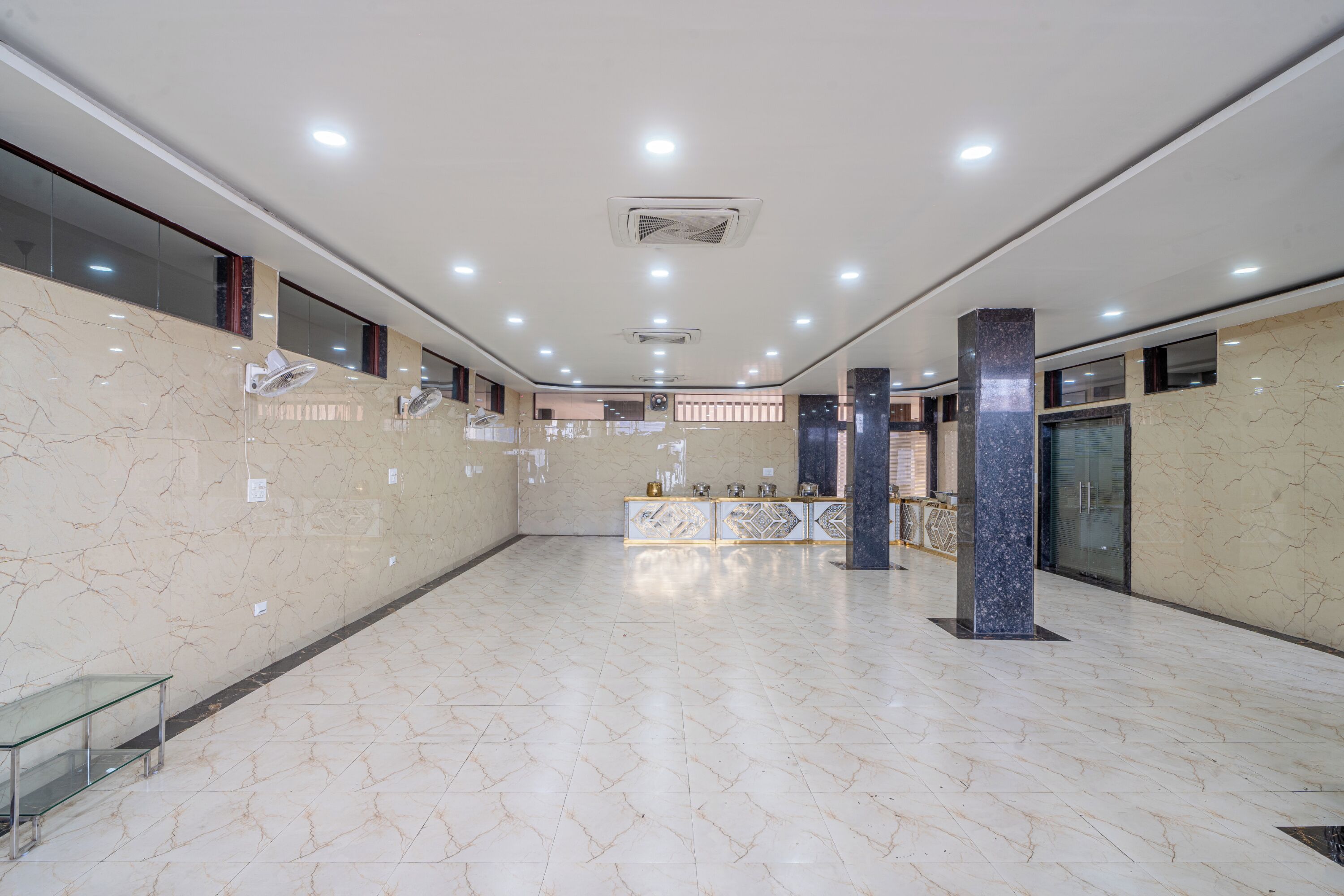 Banquet hall