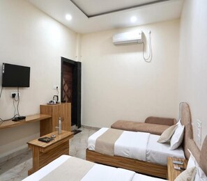 Room - Hotel Entry Point (Raipur)