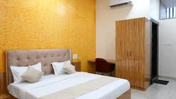 Deluxe Room | Free WiFi, bed sheets