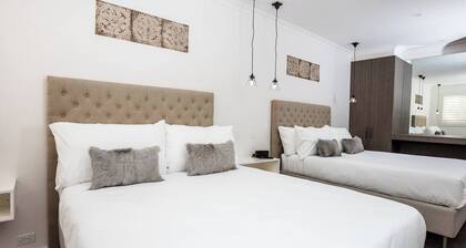 Newington Apartments - Apt 1 Twin Queen, New!