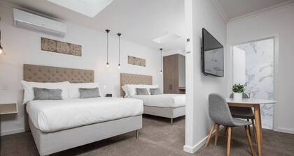 Newington Apartments - Apt 5 Twin Queen, New!