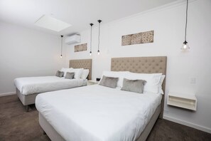 Room - Newington Apartments - Apt 6 Twin Queen (Ballarat Central)