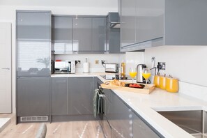 House | 3 bedrooms - Central Leeds Apartment Near Station - Sleeps 6 (Leeds)