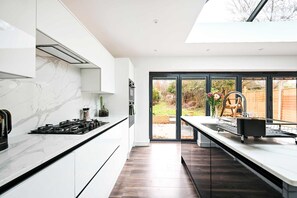 House, Accessible - 3 Bed House Near Epping Forest Greater London (London)
