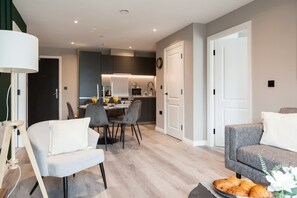 House | 2 bedrooms - 2 Bed Flats Near Station & City Centre - Sleeps 6 (Leeds)