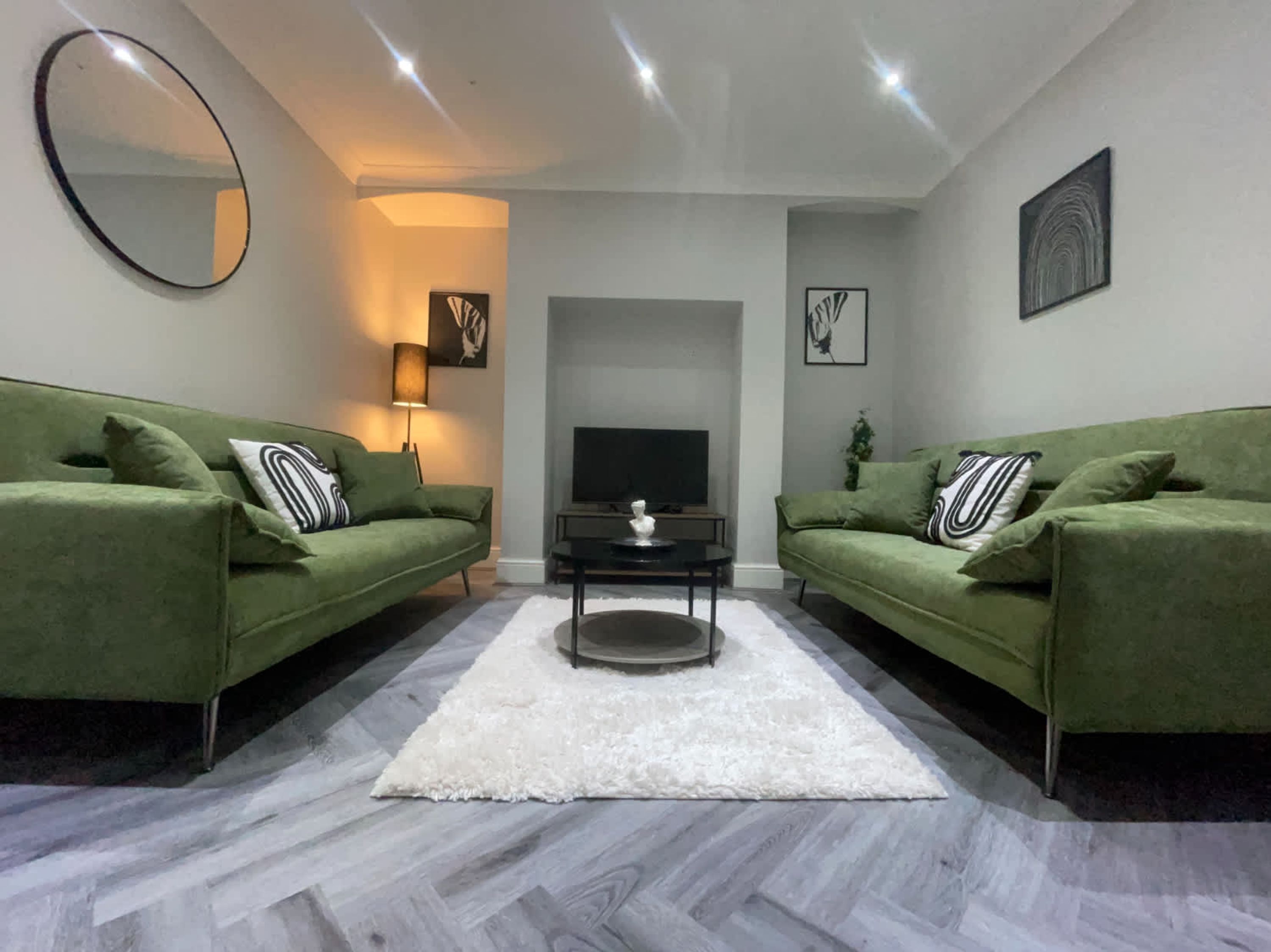 House | 5 bedrooms, Internet