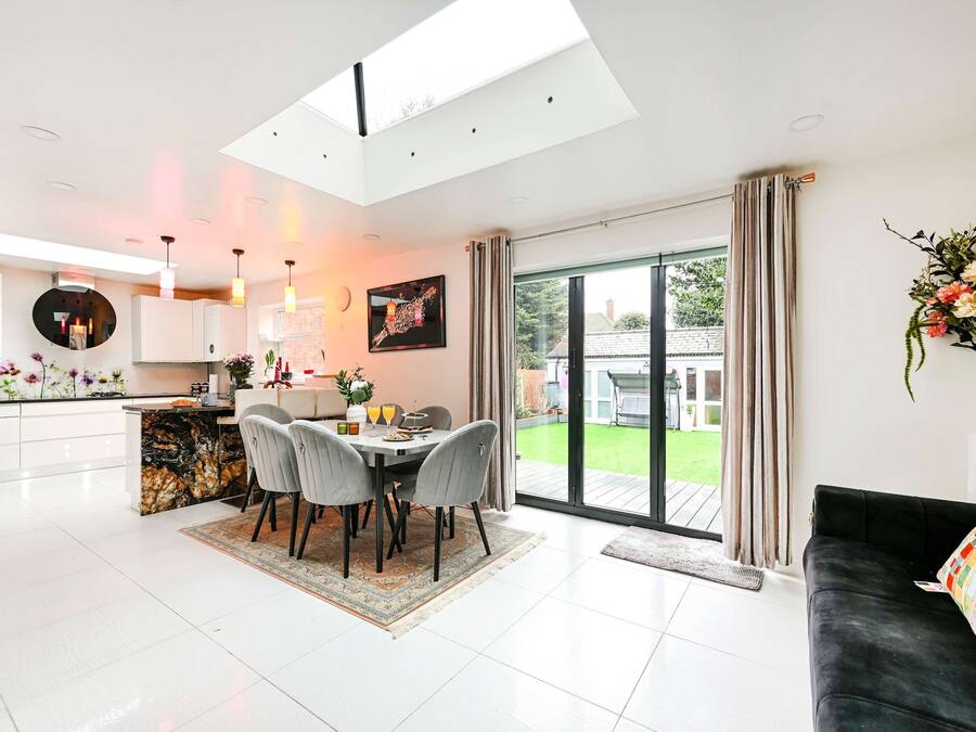 House | 5 bedrooms, Internet