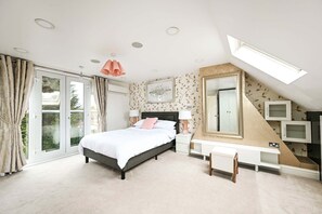 House | 5 bedrooms, Internet - Windsor 5-bed House - Stroll to Castle - Sleeps 13 (Windsor)