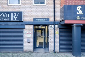 Room - 3-bed Apartment Near Hyde Park Leeds City Centre (Leeds)