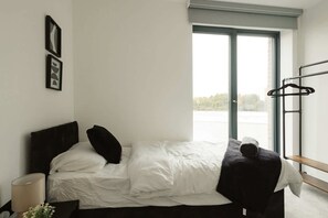 3 bedrooms - Modern Central Leeds 3 Bedroom Apartment Sleeps 6 (Leeds)