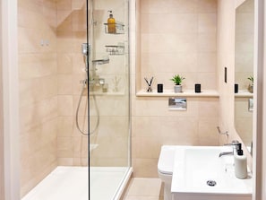 House | 2 bedrooms - Central Leeds Apartment by Station - Sleeps 7 (Leeds)