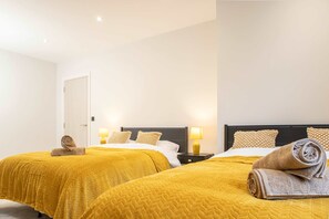 Apartment - Central Leeds Apartment by Station - Sleeps 7 (Leeds)