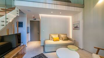 Family Loft Villa up to 6 with outdoor Hot Tub | Living area