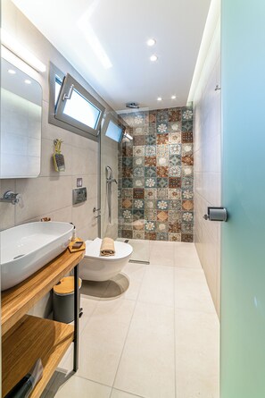 Bathroom - Pelagus Villas (Polychrono)