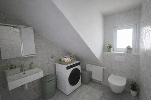 Bathroom - Fabulous 2-bedroom apartment with AC in charming Smoljanac (Smoljanac)
