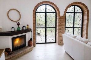 Smart TV, fireplace - Casa Il Leccio - Relax and Nature in Tuscany (Toscana)