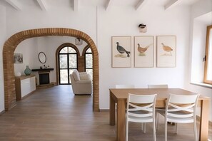Dining - Casa Il Leccio - Relax and Nature in Tuscany (Toscana)