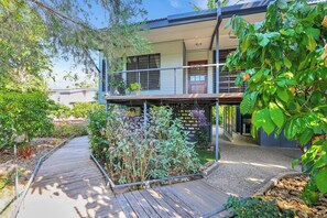 Exterior - The Treehouse | Big Balcony | 3Bd, 2 Bth with Spa (Parap)