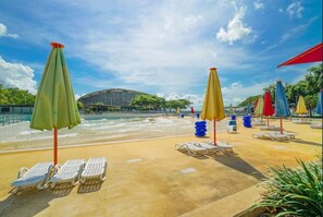 Terrace/patio - Waterfront Lagoon Suite: 1 Bed Apt (Darwin)